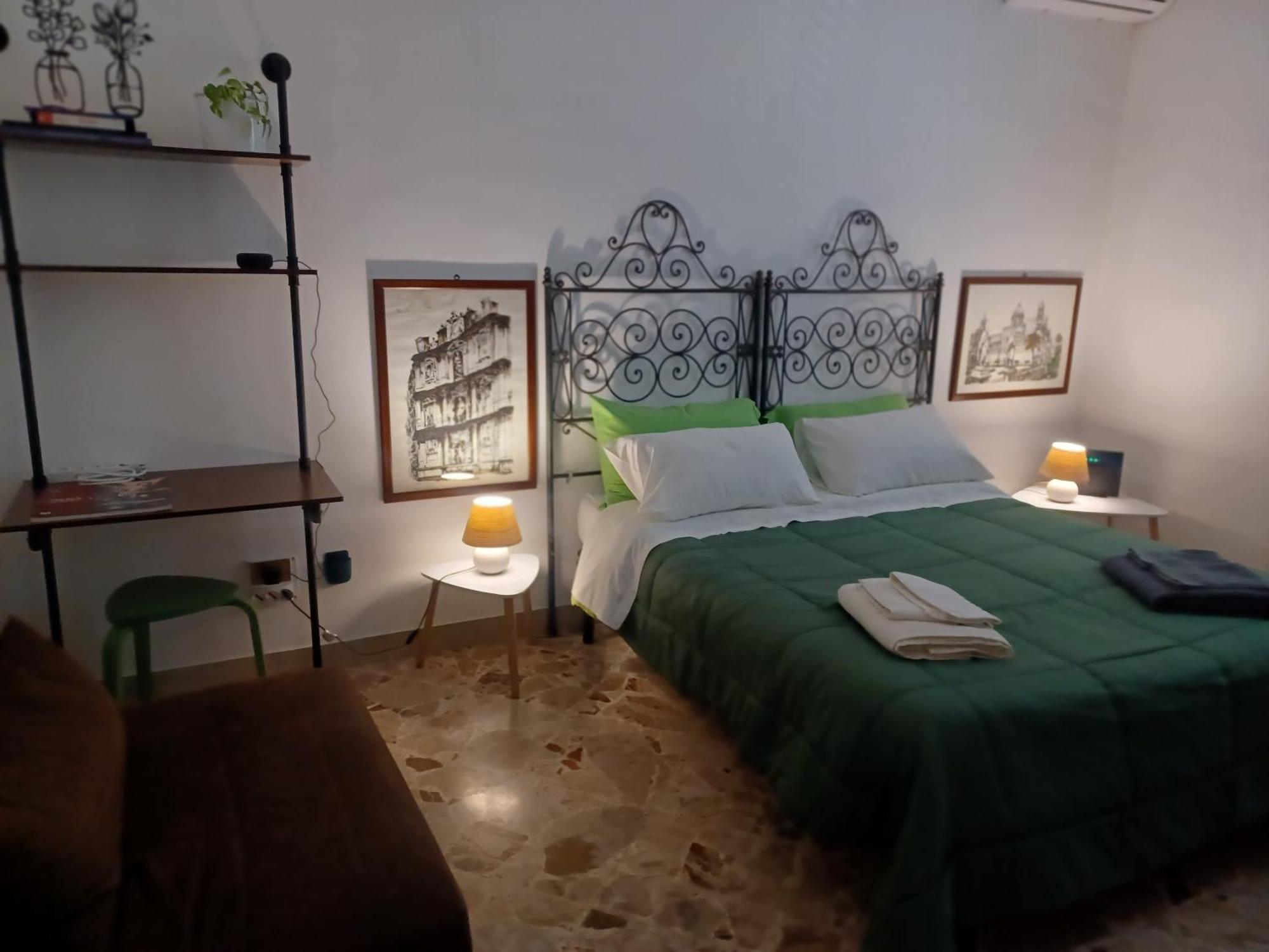La Casetta Al Mare Palermo Room photo